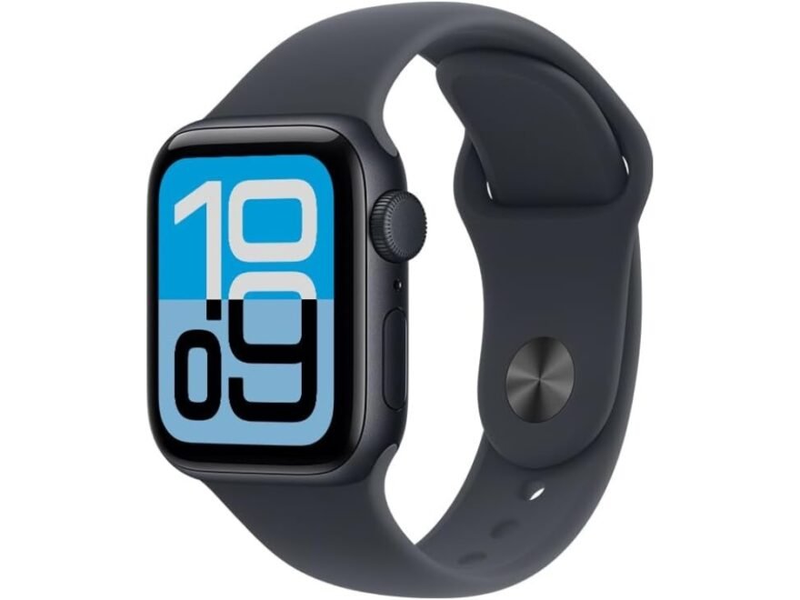Apple Watch SE 3 GPS com Caixa em alumínio na cor meia-noite e Pulseira esportiva no pulso.